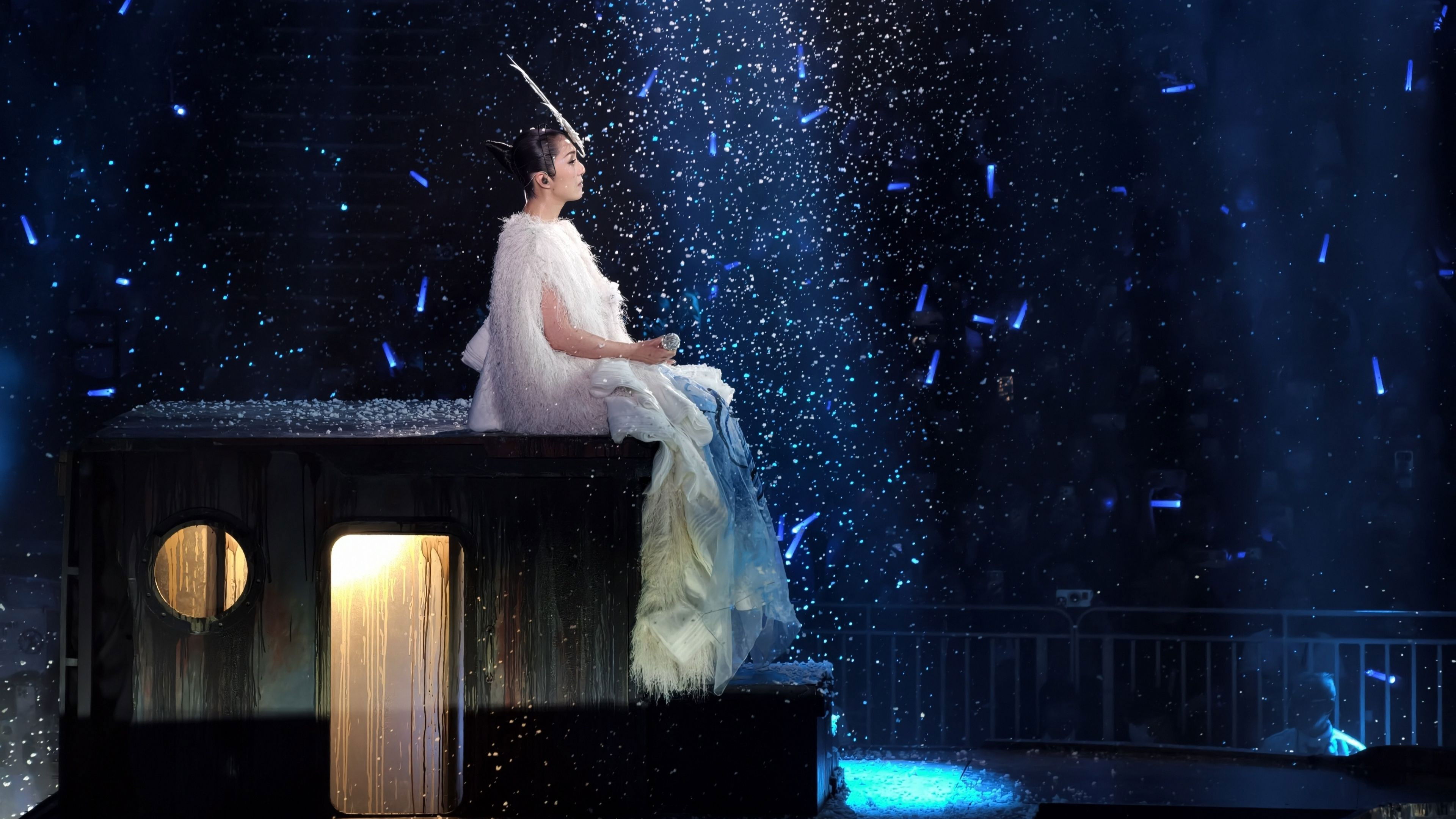 Backdrop for 杨千嬅 Live MY LIVE 2025 演唱会