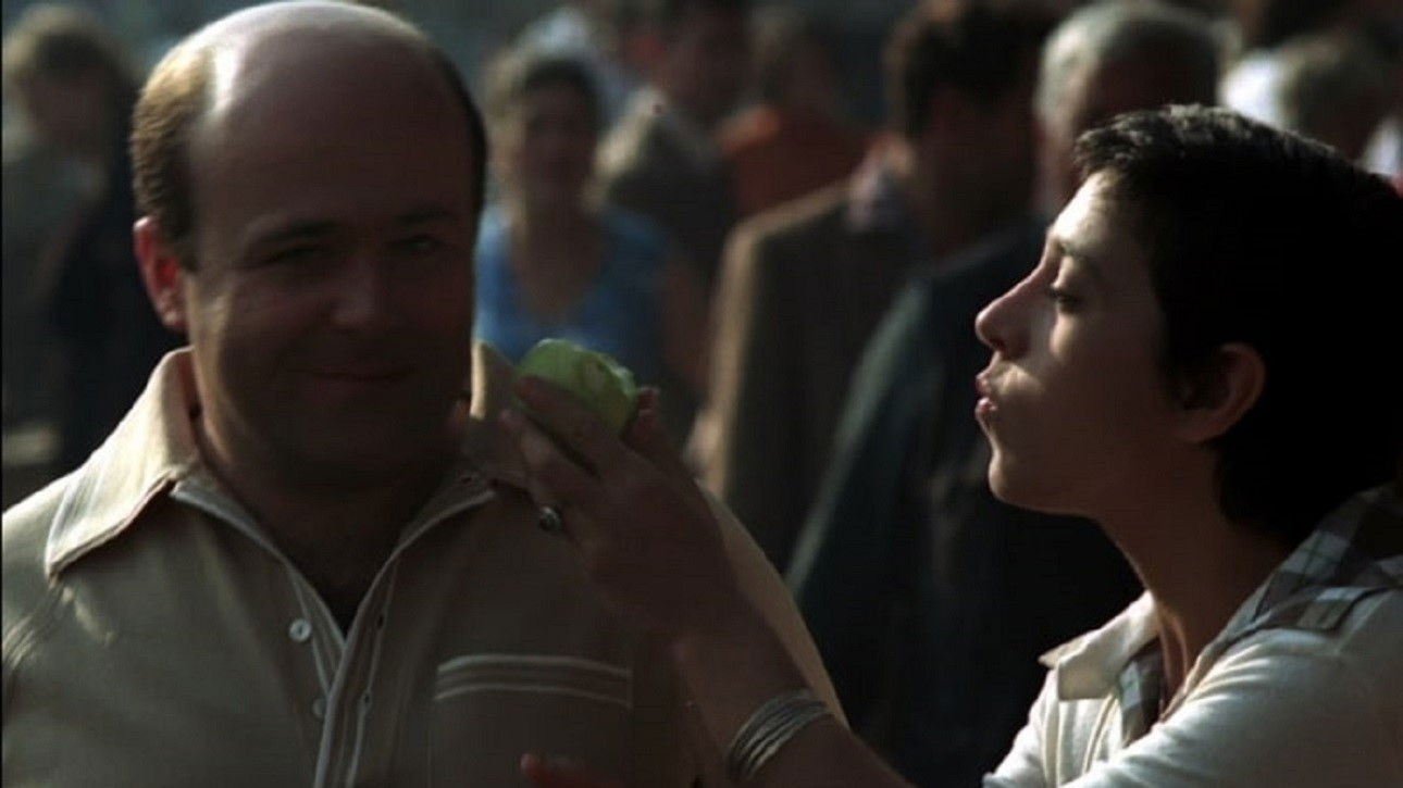 Backdrop for Snapshot Around the Family Table