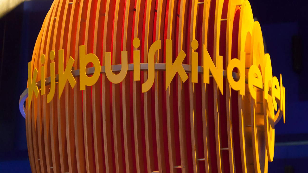 Backdrop for Kijkbuiskinderen