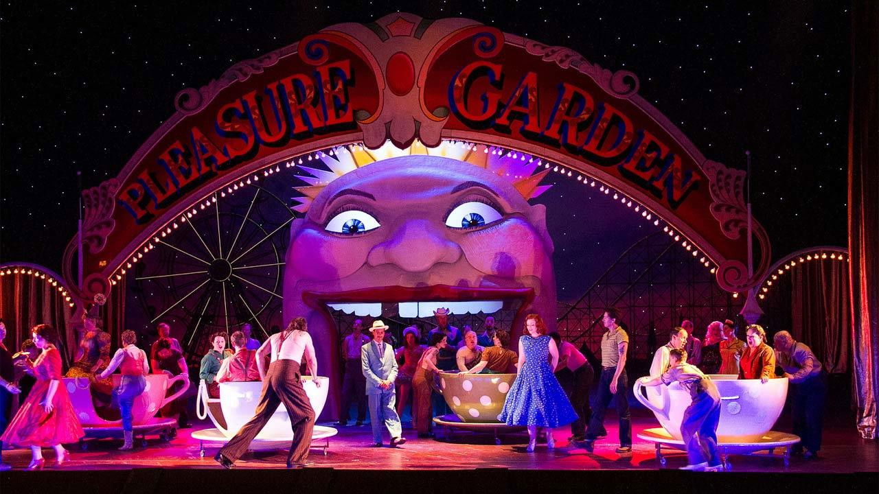 Backdrop for The Metropolitan Opera: Così fan tutte