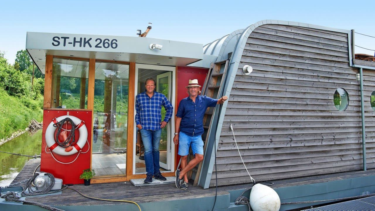 Backdrop for Lecker an Bord