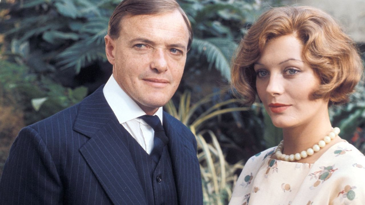 Backdrop for When the Boat Comes In