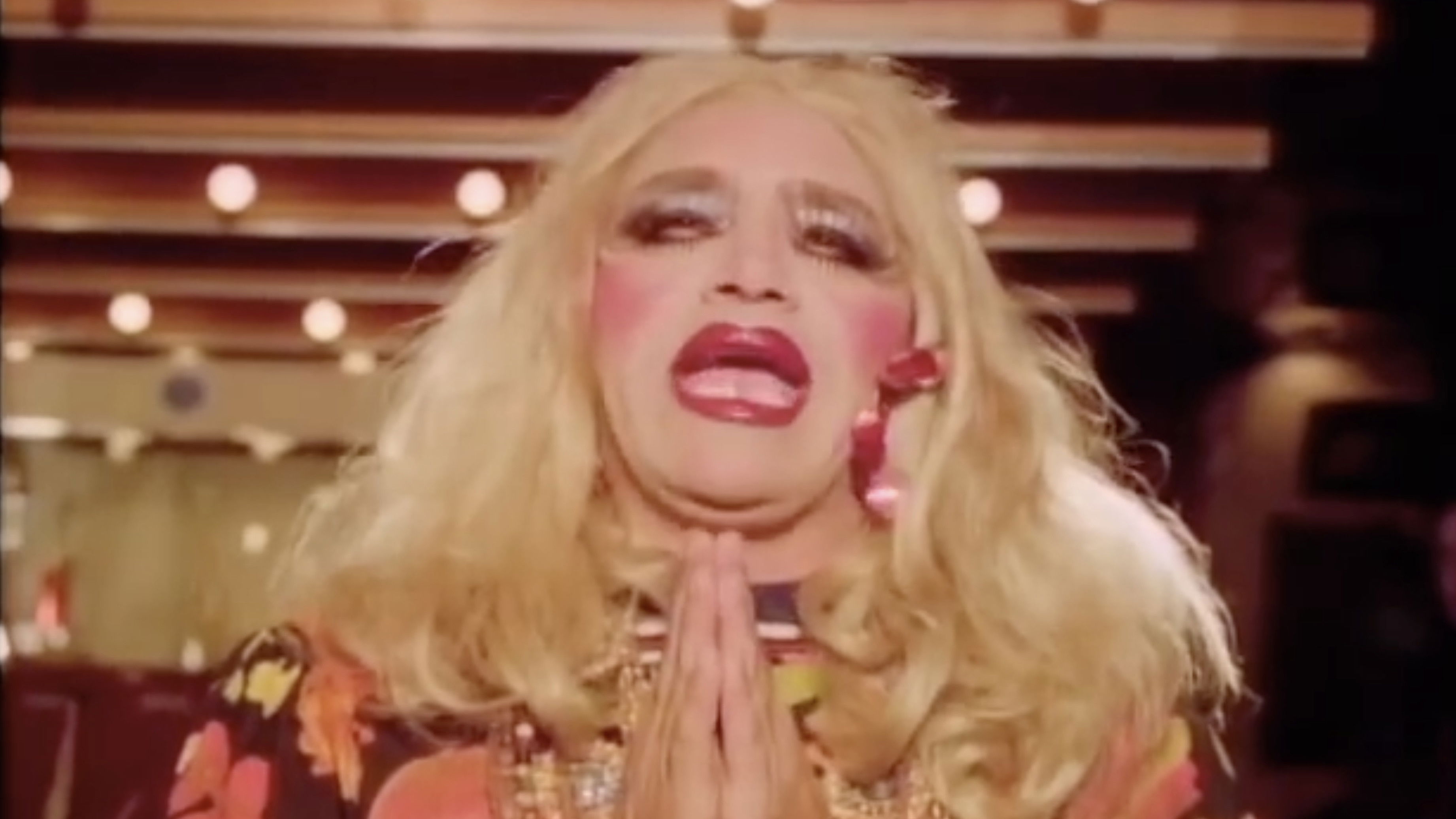 Backdrop for Pa mí tú estás loco