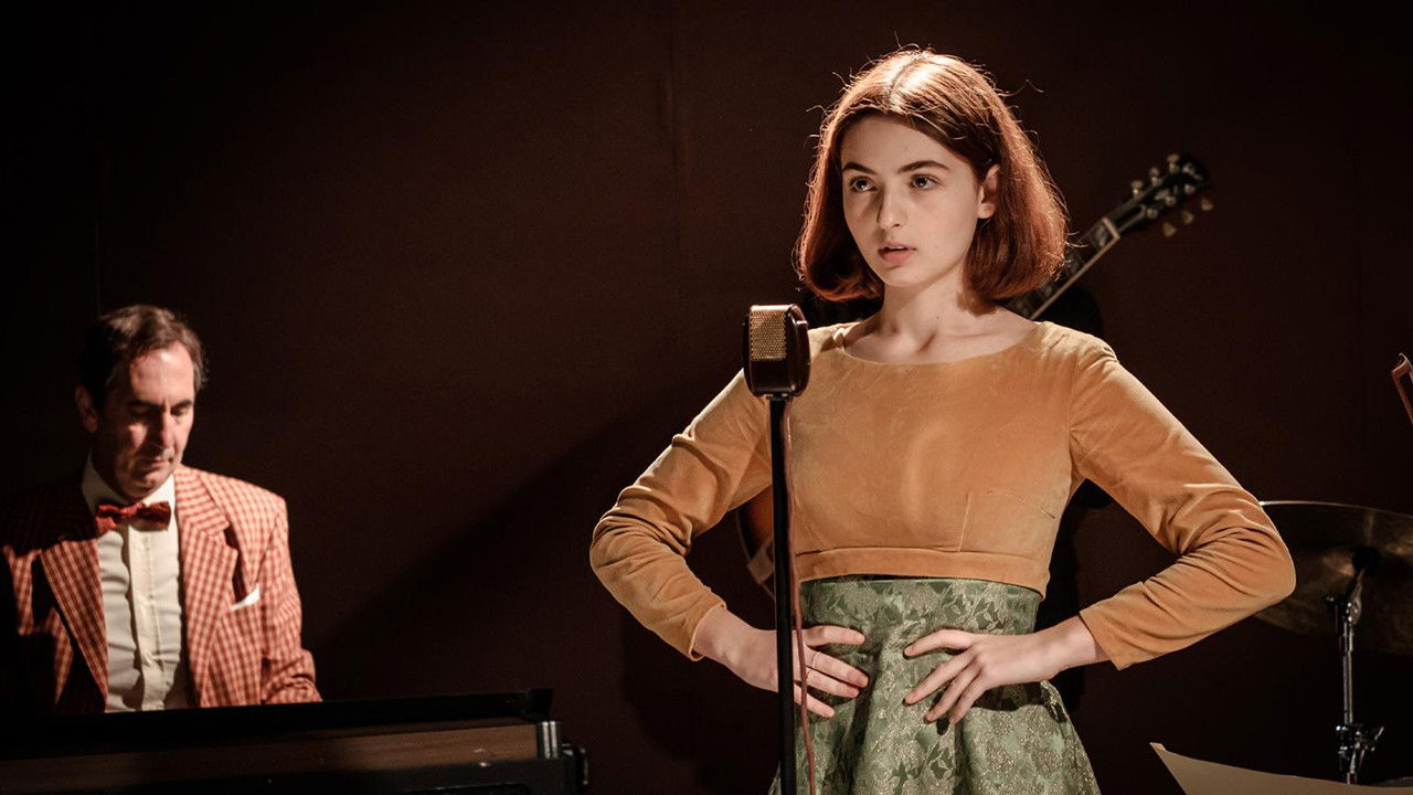 Backdrop for La bambina che non voleva cantare