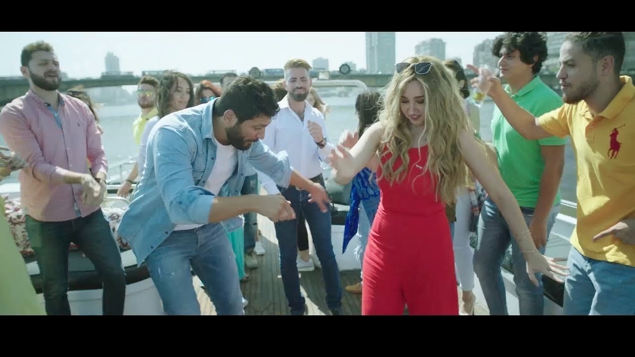 Backdrop for Foreign Knot