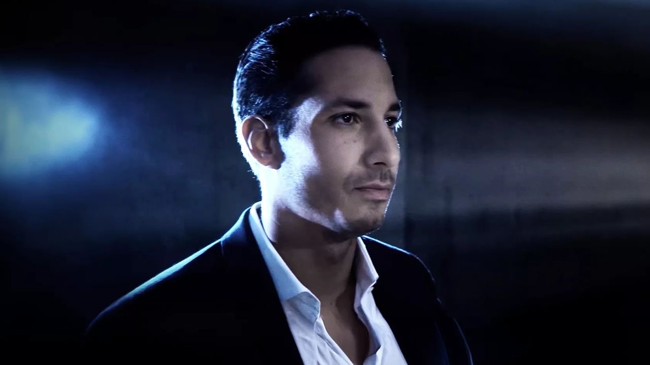 Backdrop for Comme une abeille