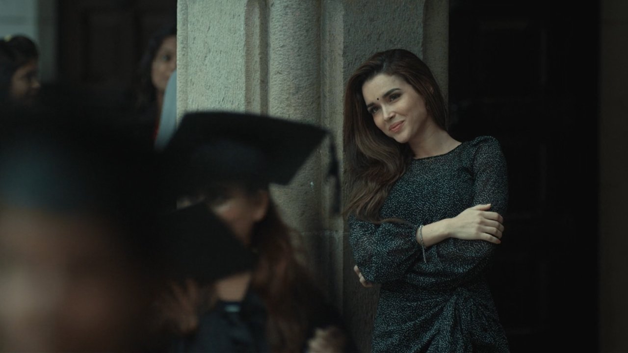 Backdrop for 99 Songs