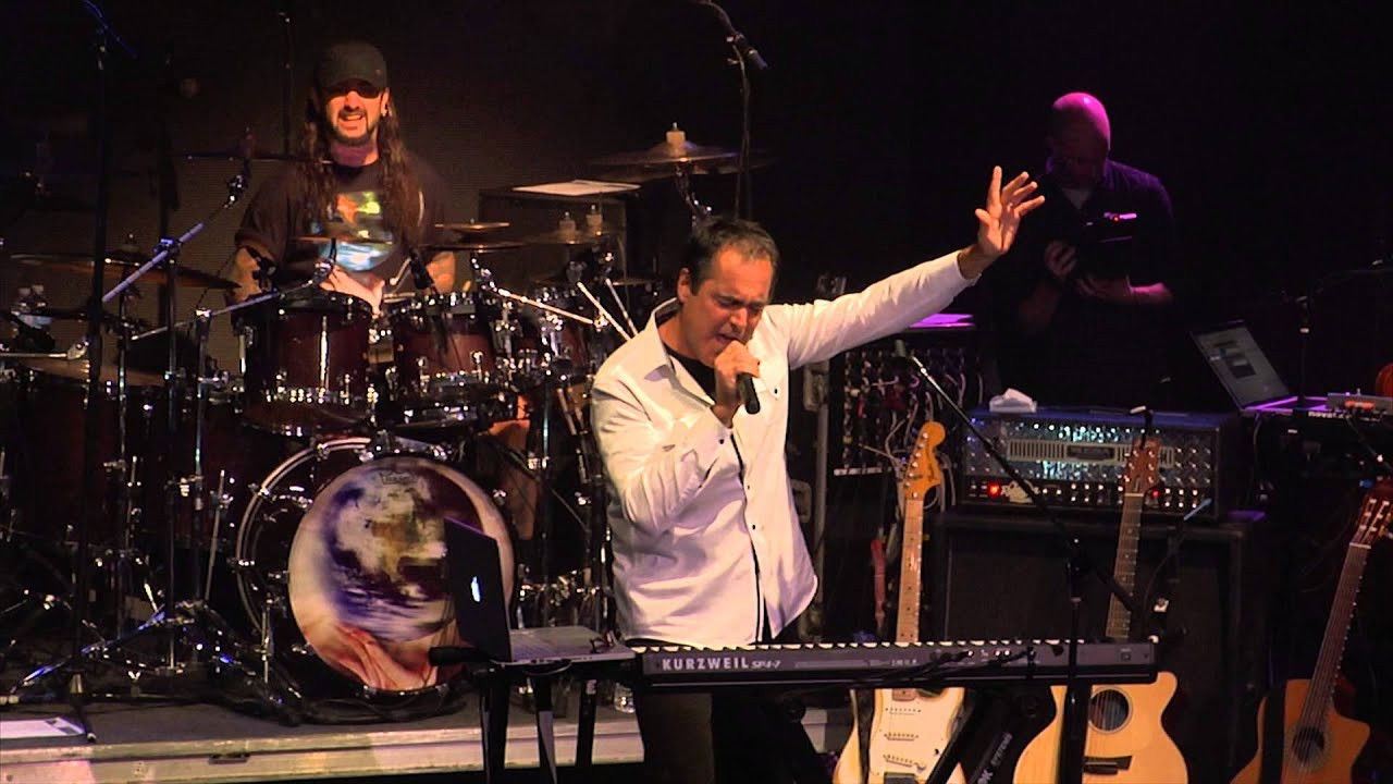 Backdrop for Neal Morse: Live Momentum