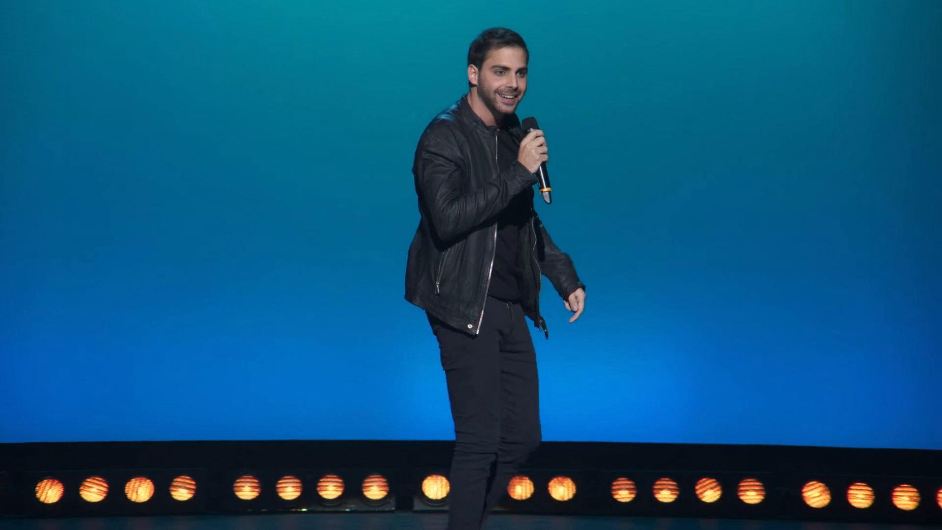 Backdrop for Grego Rossello: Disculpe las molestias