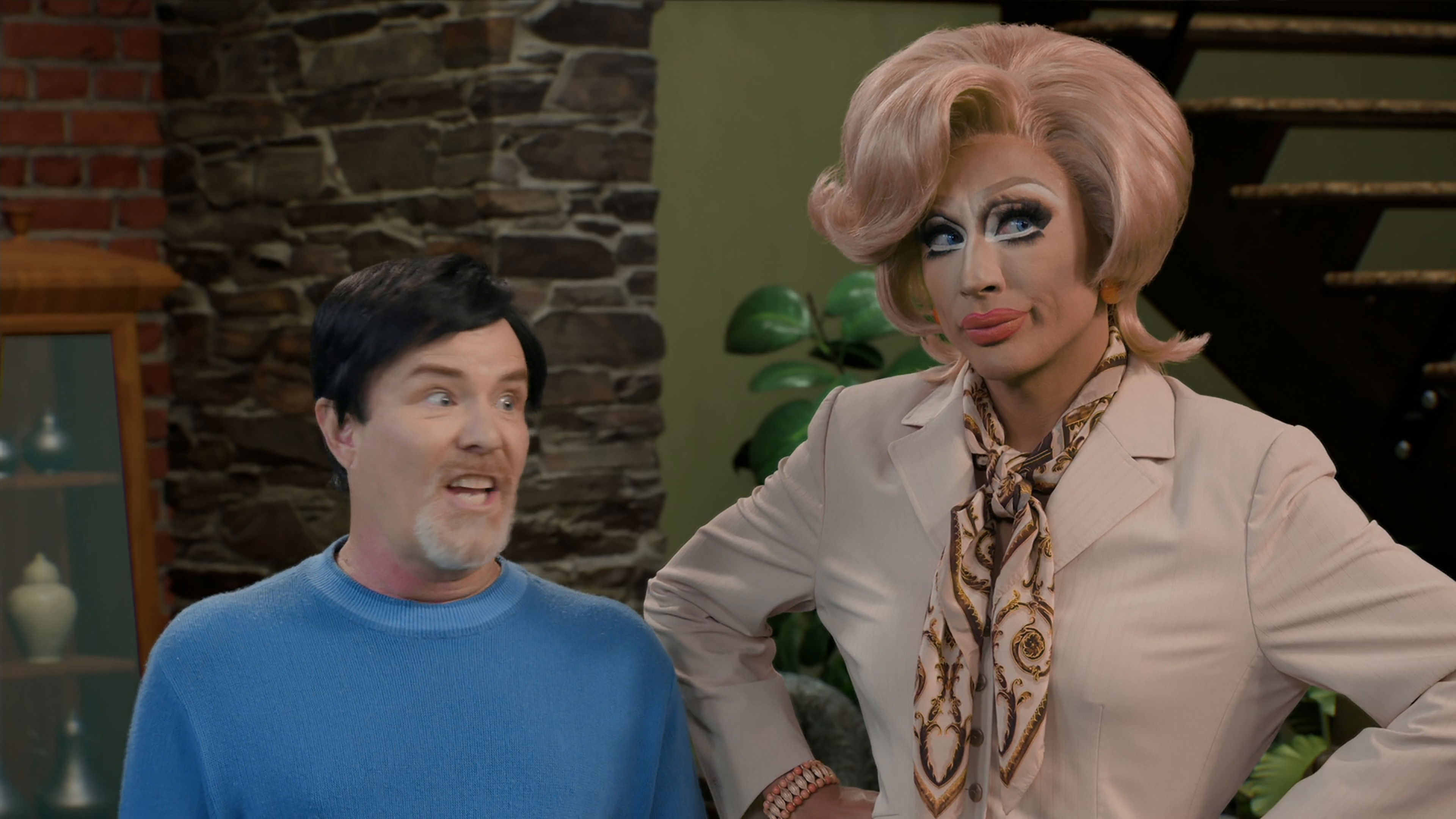 Backdrop for Dragging the Classics: The Brady Bunch