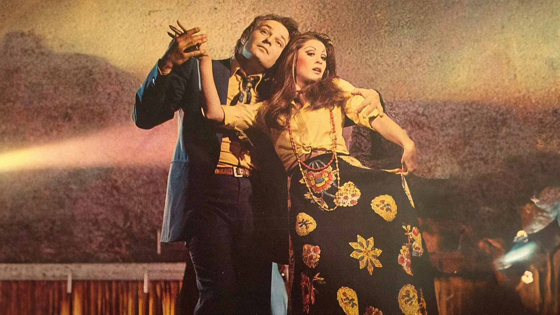 Backdrop for You Can't Get Married With 100 Lira