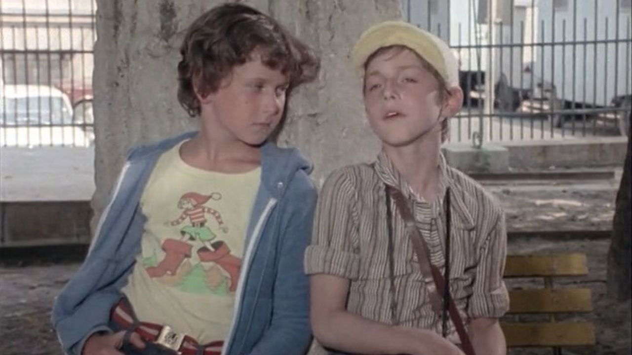 Backdrop for Csutak in Front of the Microphone