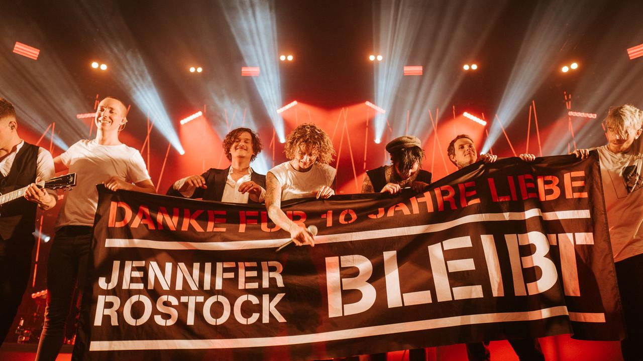 Backdrop for Jennifer Rostock: Bleibt