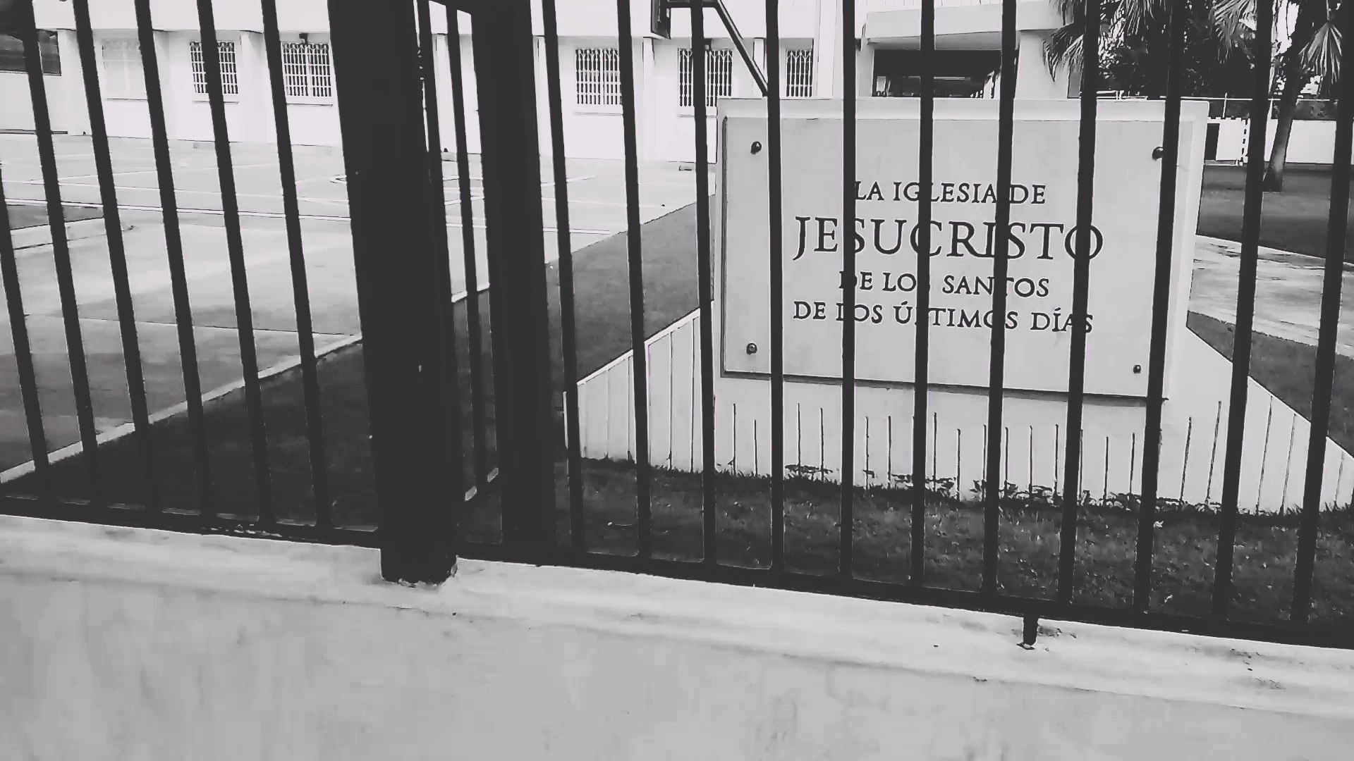 Backdrop for La confesión