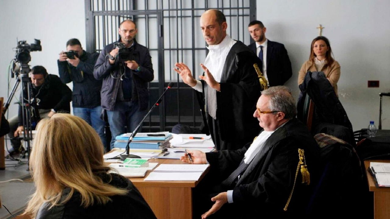 Backdrop for Un giorno in pretura