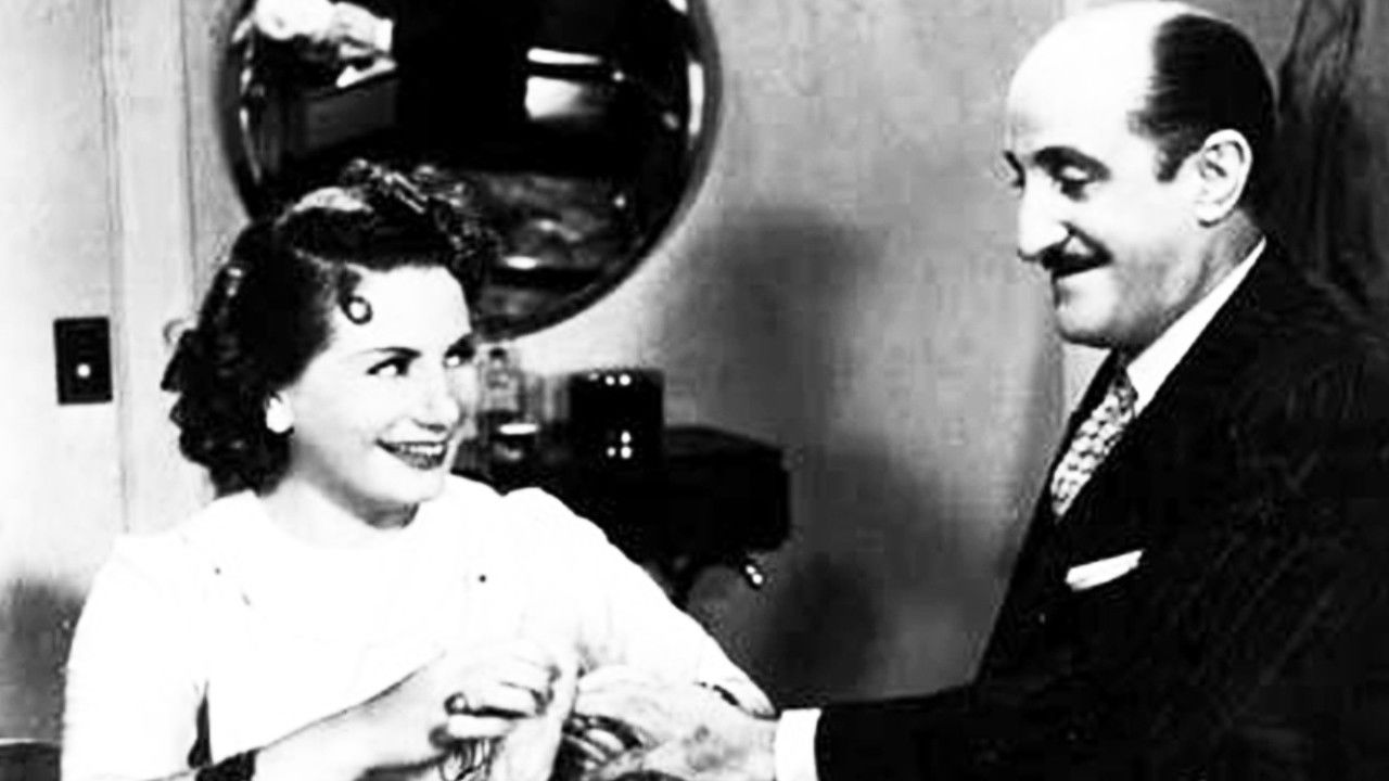 Backdrop for Divorce in Montevideo