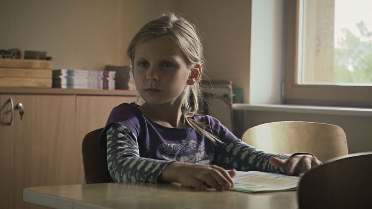 Backdrop for The Graveyard Keeper's Daughter