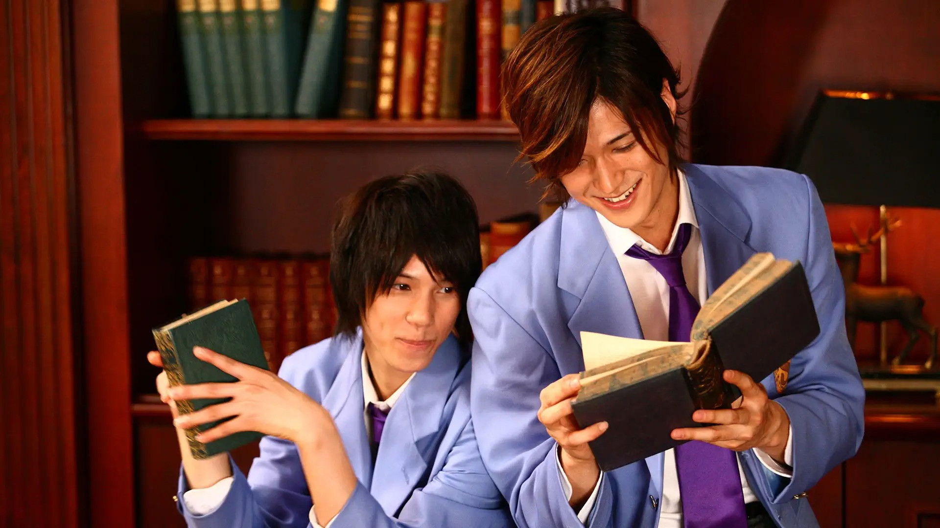 Backdrop for Takumi-kun Series: Rainbow Colored Glass