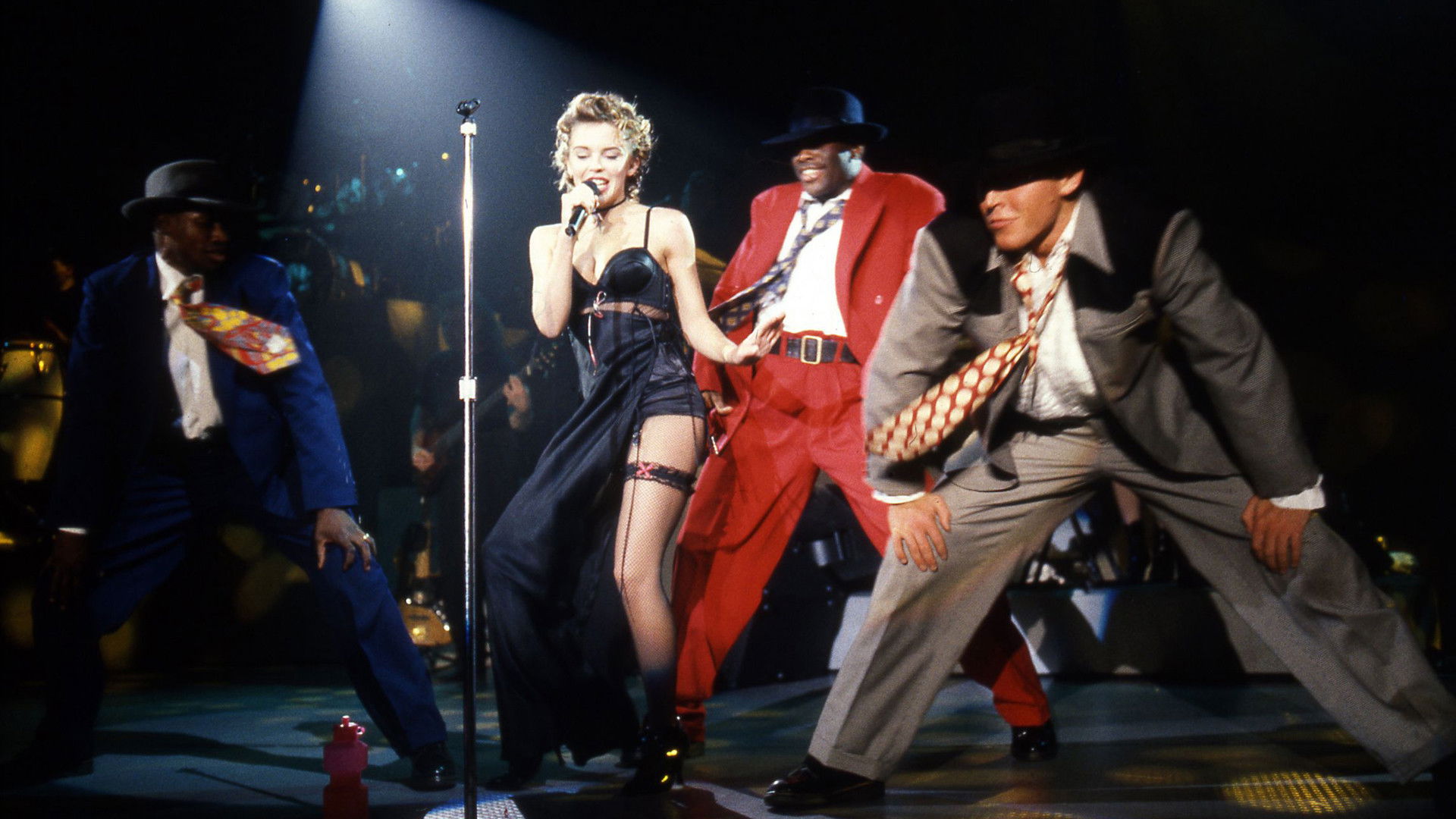 Backdrop for Kylie Minogue: Live in Dublin