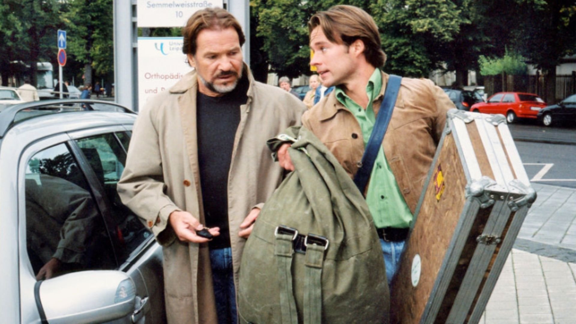 Backdrop for Liebe ist die halbe Miete