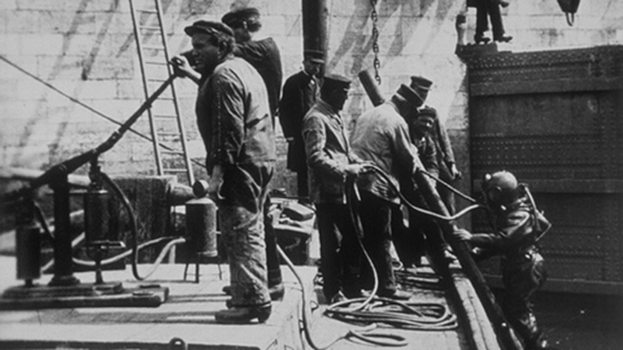 Backdrop for Scaphandrier