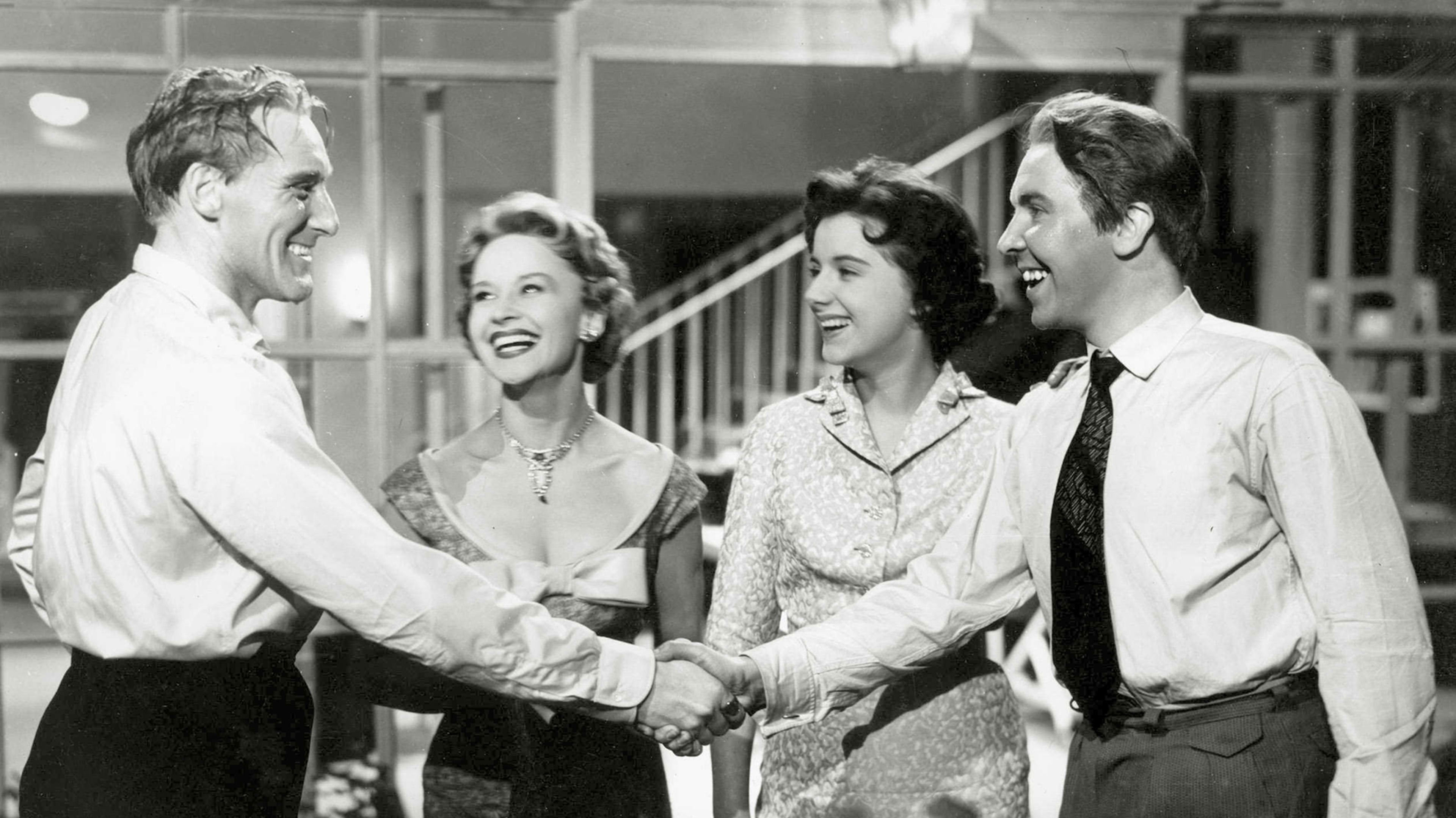 Backdrop for Vihdoinkin hääyö…