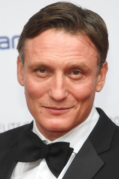 Photo of Oliver Masucci