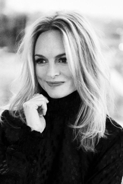 Photo of Heather Graham
