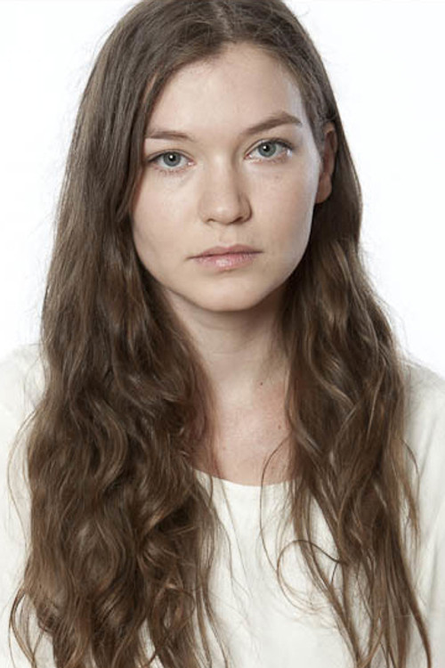 Photo of Hannah Gross