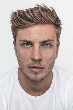 Photo of Jannik Schümann