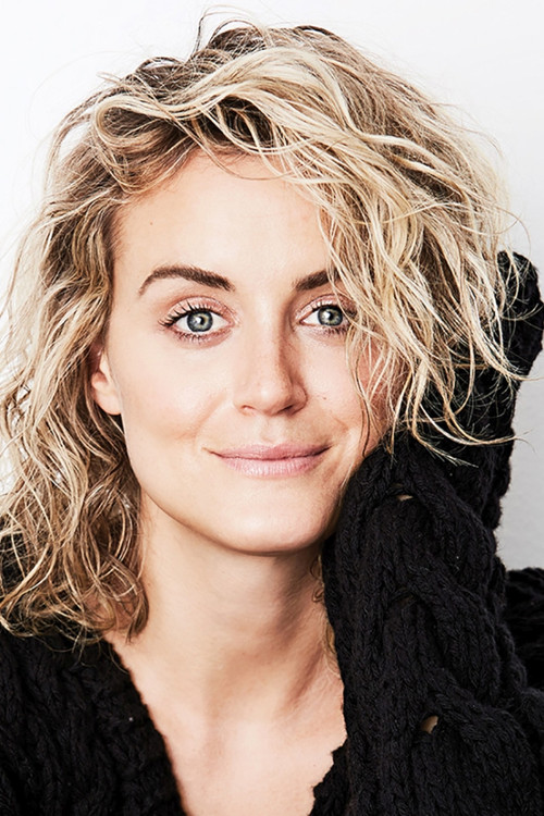 Photo of Taylor Schilling