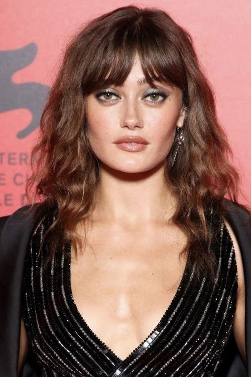 Photo of Ella Purnell