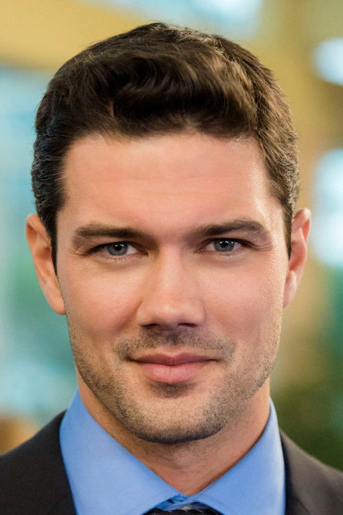 Photo of Ryan Paevey