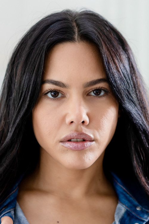 Photo of Apolonia Lapiedra