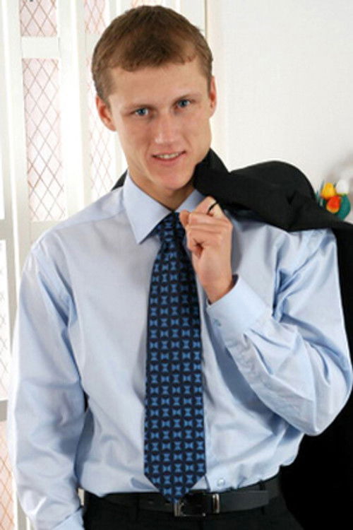 Photo of Devon Donis