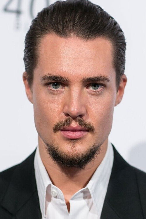 Photo of Alexander Dreymon