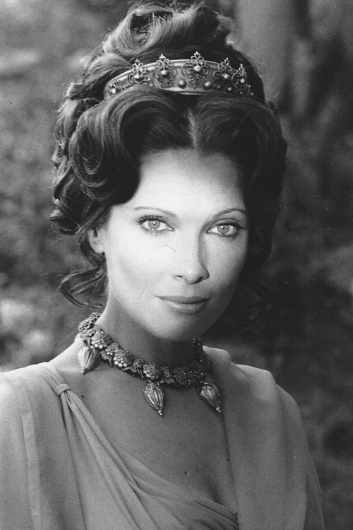 Photo of Hildegard Neil