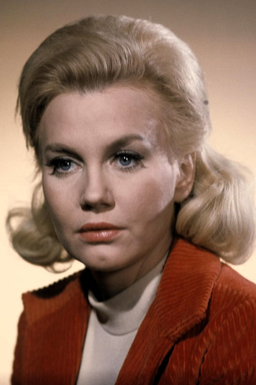 Photo of Elizabeth MacRae