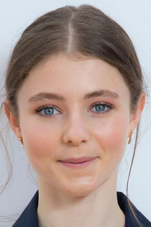 Photo of Thomasin McKenzie