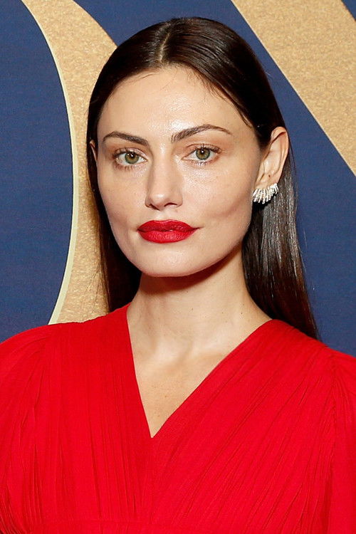 Photo of Phoebe Tonkin