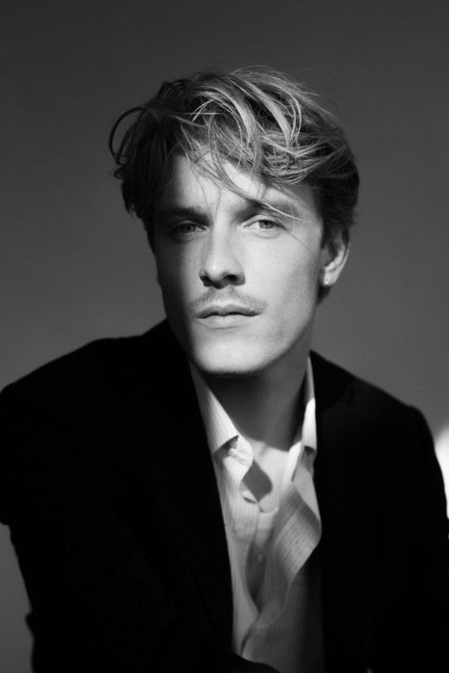 Photo of Louis Hofmann