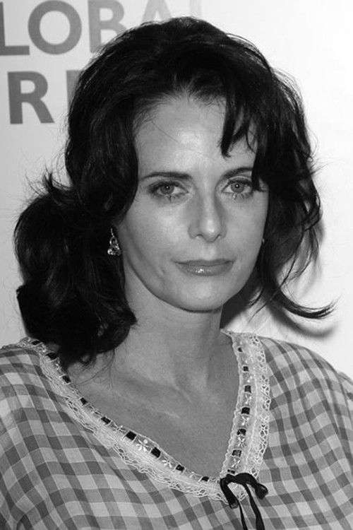 Photo of Lisa Blount