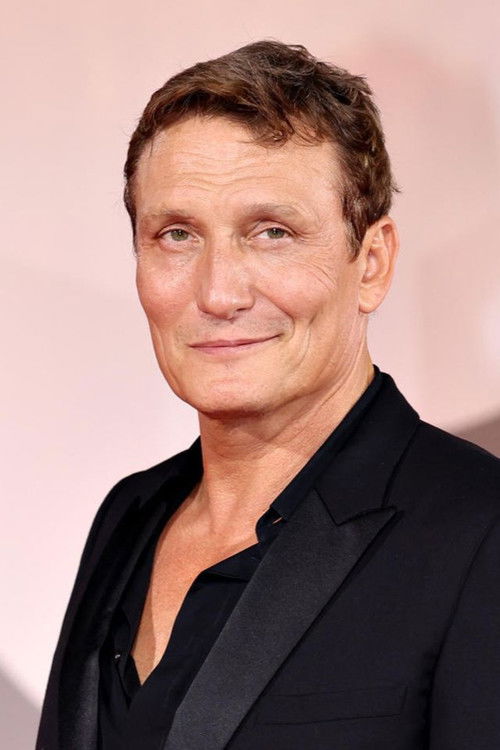 Photo of Oliver Masucci