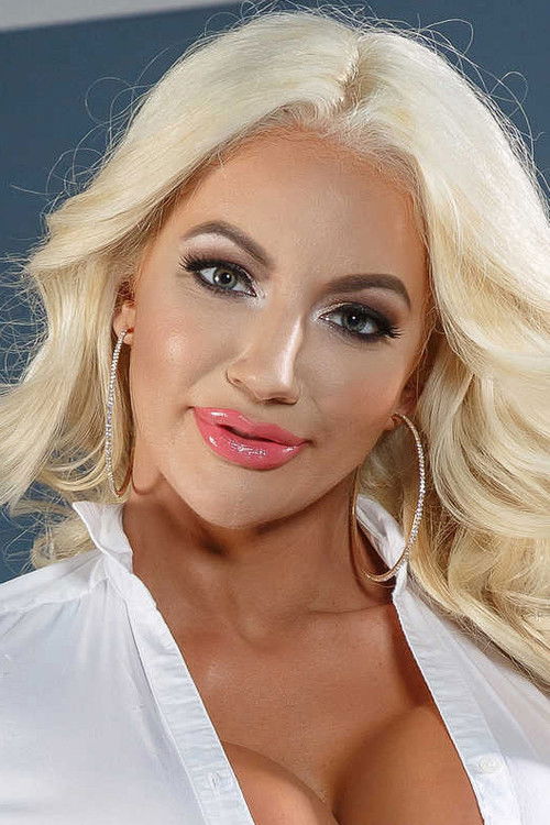 Photo of Nicolette Shea