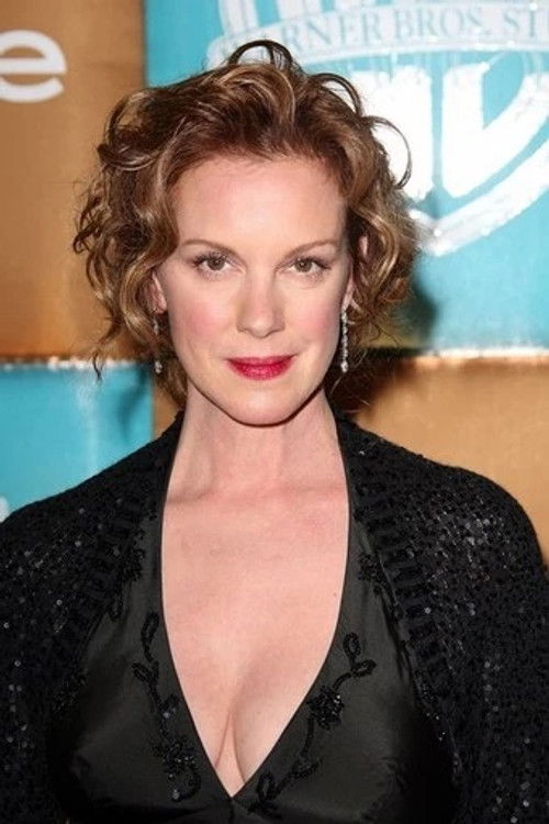 Photo of Elizabeth Perkins