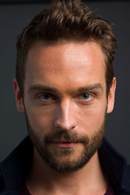 Photo of Tom Mison