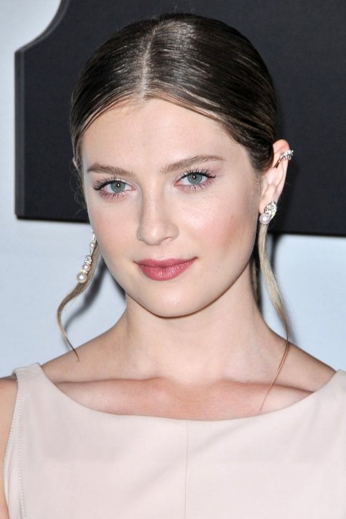 Photo of Zoe Levin