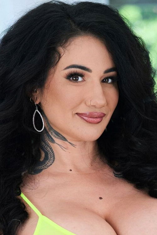 Photo of Arabelle Raphael