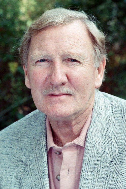 Photo of Leslie Phillips