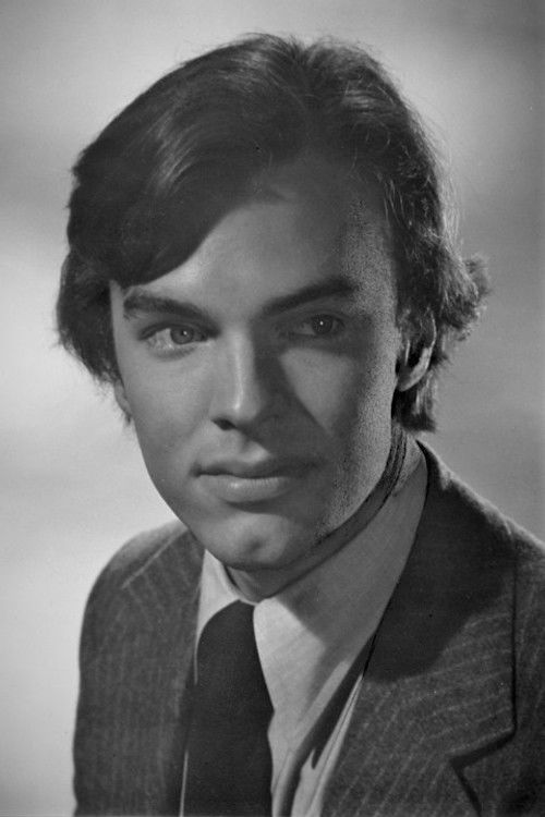 Photo of Edward Albert